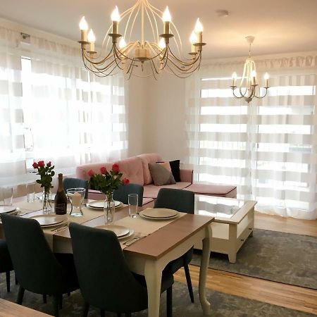 White Vintage Park View Apartment Wenen Buitenkant foto