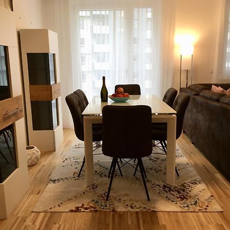 White Vintage Park View Apartment Wenen Buitenkant foto