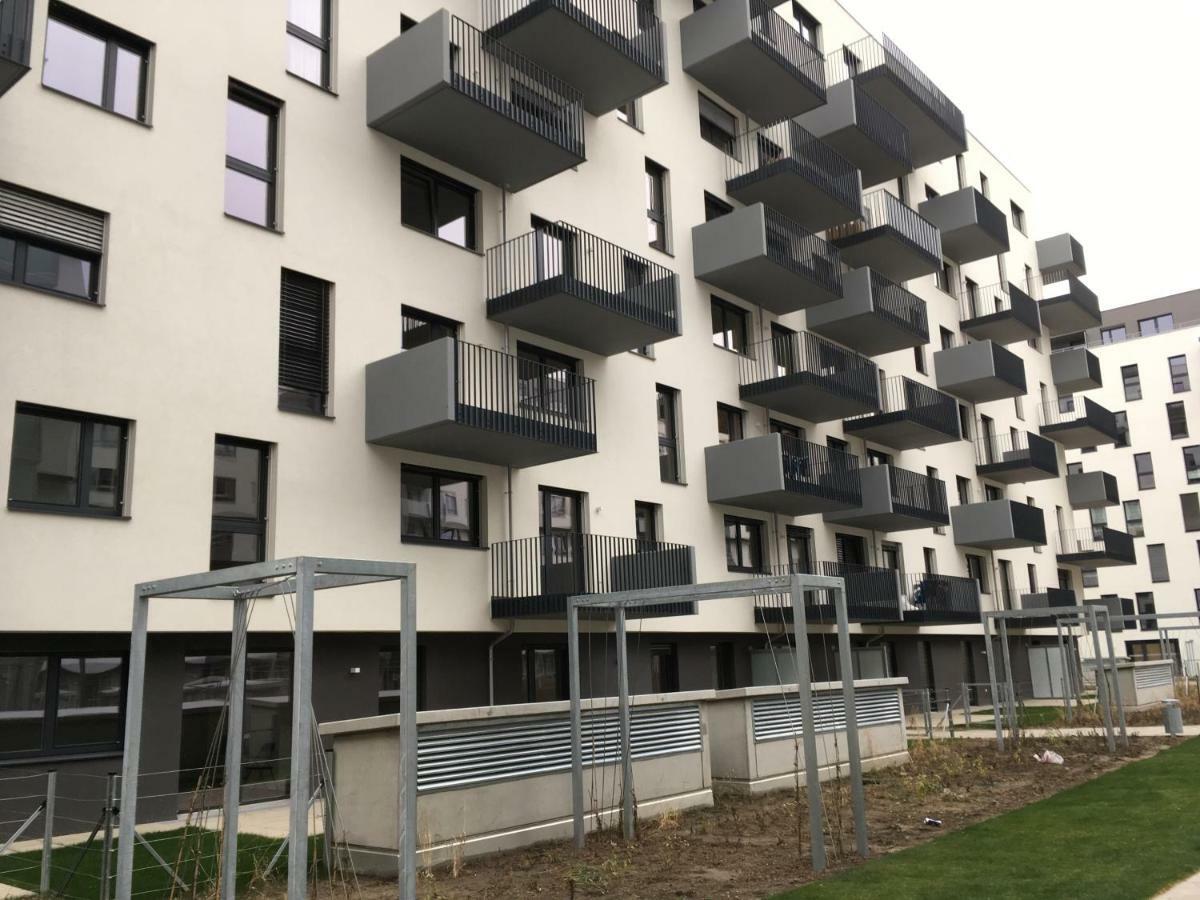 White Vintage Park View Apartment Wenen Buitenkant foto